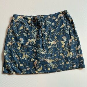 Christopher & Banks lightweight cotton blue skort with flowers & leaves. Size 16